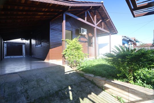 Quintal de casa para alugar com 2 quartos, 120m² em São José, Canoas