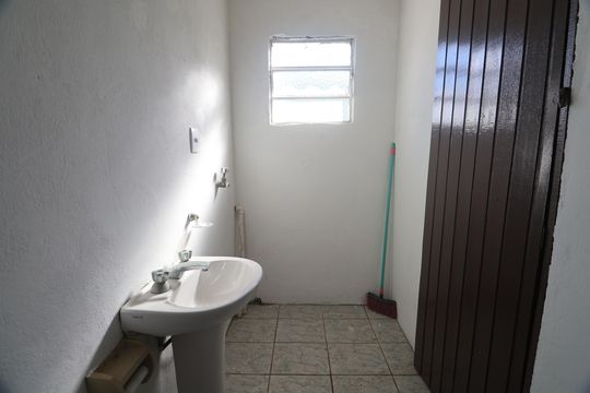 Banheiro 2  de casa para alugar com 2 quartos, 120m² em São José, Canoas