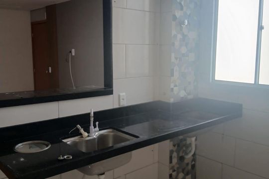 Cozinha de apartamento à venda com 2 quartos, 45m² em Retiro, Contagem