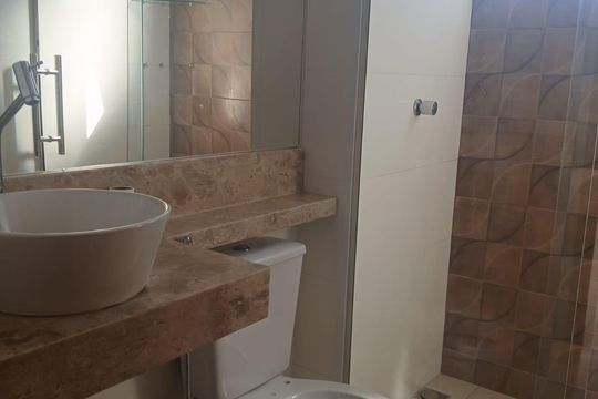 Banheiro de apartamento à venda com 2 quartos, 45m² em Retiro, Contagem