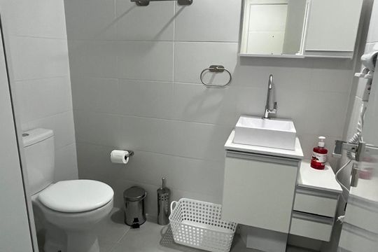 Banheiro de kitnet/studio à venda com 1 quarto, 26m² em Vila Primavera, São Paulo