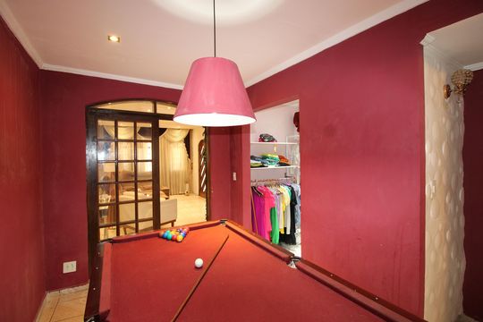 Sala de jogos de casa à venda com 3 quartos, 156m² em Conjunto Residencial José Bonifácio, São Paulo