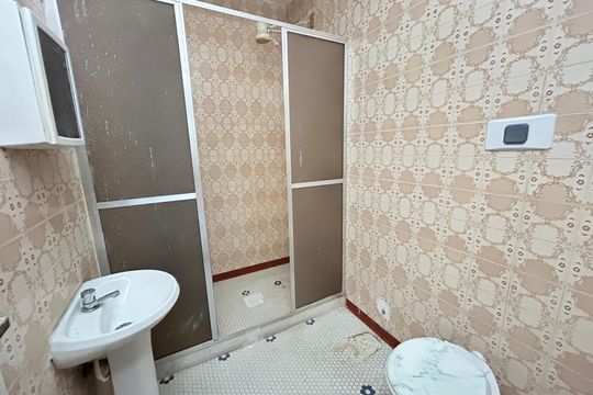 Banheiro de casa à venda com 1 quarto, 55m² em Higienópolis, Rio de Janeiro