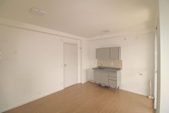 Sala / Cozinha de apartamento para alugar com 1 quarto, 37m² em Parada Inglesa, São Paulo