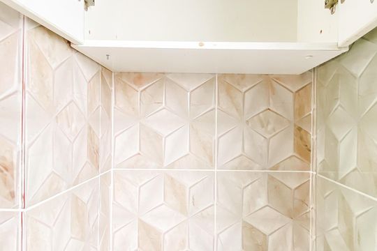 Banheiro de serviço de apartamento para alugar com 2 quartos, 50m² em Vila Londrina, São Paulo