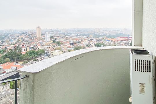 Varanda  de apartamento para alugar com 2 quartos, 50m² em Vila Londrina, São Paulo
