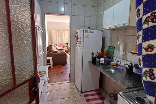 Cozinha de apartamento à venda com 2 quartos, 69m² em Heliópolis, Belo Horizonte