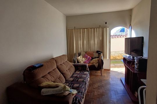 Apartamento à venda com 2 quartos, 69m² em Heliópolis, Belo Horizonte