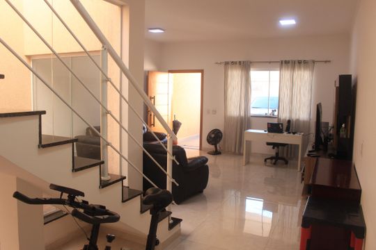 Sala de casa à venda com 3 quartos, 193m² em Osvaldo Cruz, São Caetano do Sul
