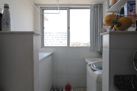 Cozinha e Área de Serviço de apartamento para alugar com 2 quartos, 75m² em Jardim Guanabara, Belo Horizonte