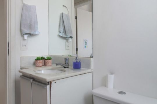 Banheiro Social de apartamento para alugar com 2 quartos, 75m² em Jardim Guanabara, Belo Horizonte
