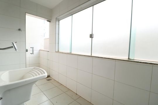 Área de Serviço de apartamento para alugar com 2 quartos, 118m² em Patrimônio, Uberlândia