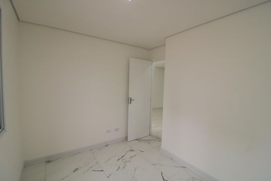 Quarto 2 de apartamento para alugar com 2 quartos, 50m² em Vila Antonieta, São Paulo