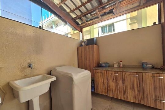 Área Privativa e Lavanderia de apartamento à venda com 2 quartos, 108m² em Castelo, Belo Horizonte