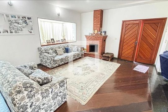 Casa à venda com 4 quartos, 378m² em Vila Pires, Santo André