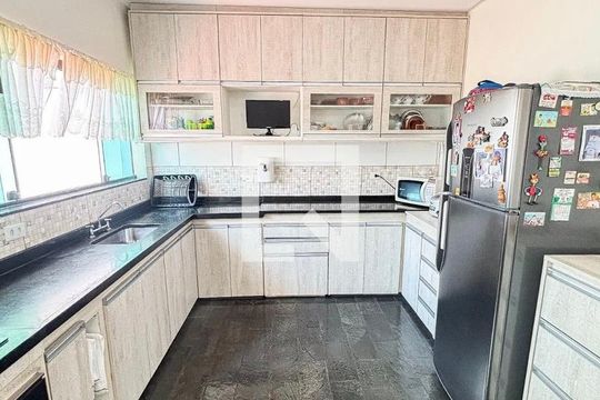 Cozinha de casa à venda com 4 quartos, 378m² em Vila Pires, Santo André