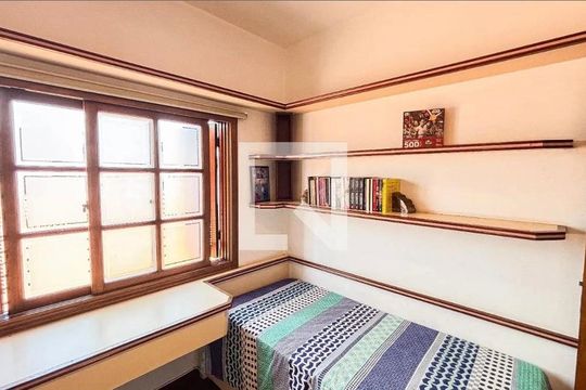 Quarto de casa à venda com 4 quartos, 378m² em Vila Pires, Santo André