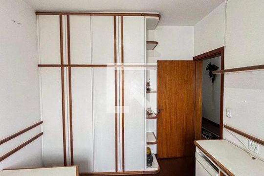 Quarto de casa à venda com 4 quartos, 378m² em Vila Pires, Santo André
