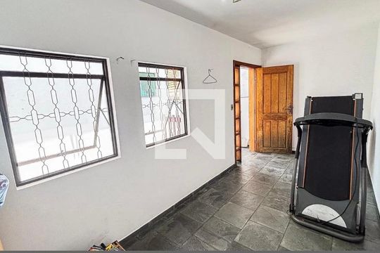 Á rea Comum de casa à venda com 4 quartos, 378m² em Vila Pires, Santo André