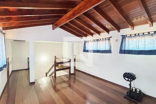 Á rea Comum de casa à venda com 4 quartos, 378m² em Vila Pires, Santo André