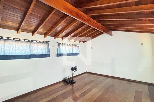 Á rea Comum de casa à venda com 4 quartos, 378m² em Vila Pires, Santo André