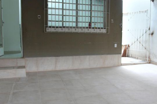 Garagem de casa à venda com 2 quartos, 180m² em Jardim Rosalina, São Paulo