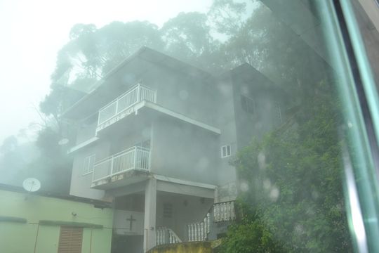 janela quarto de kitnet/studio para alugar com 1 quarto, 25m² em Vila Felipe, Petrópolis