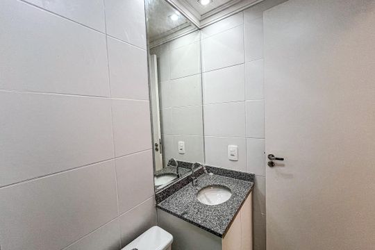 Banheiro de apartamento para alugar com 2 quartos, 42m² em Vila Albertina, São Paulo