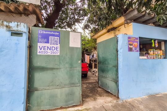 Fachada de casa à venda com 2 quartos, 72m² em Irajá, Rio de Janeiro
