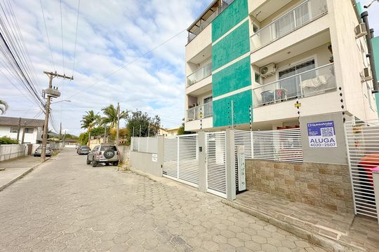 Vista da Rua de apartamento para alugar com 2 quartos, 70m² em Ingleses do Rio Vermelho, Florianópolis