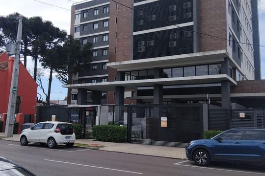 Fachada do Prédio de kitnet/studio à venda com 1 quarto, 17m² em Rebouças, Curitiba