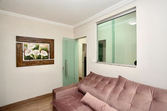 Quarto Suíte de casa de condomínio para alugar com 2 quartos, 80m² em Califórnia, Belo Horizonte