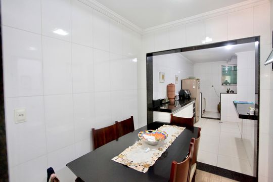 Cozinha e Área de Serviço de casa de condomínio para alugar com 2 quartos, 80m² em Califórnia, Belo Horizonte