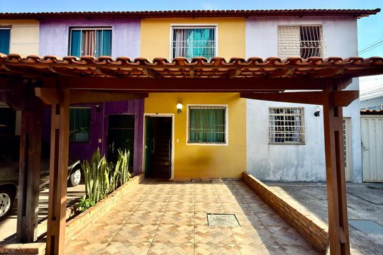 Fachada de casa de condomínio para alugar com 2 quartos, 80m² em Califórnia, Belo Horizonte