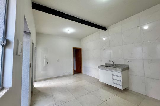 Casa à venda com 2 quartos, 109m² em Nova Granada, Belo Horizonte