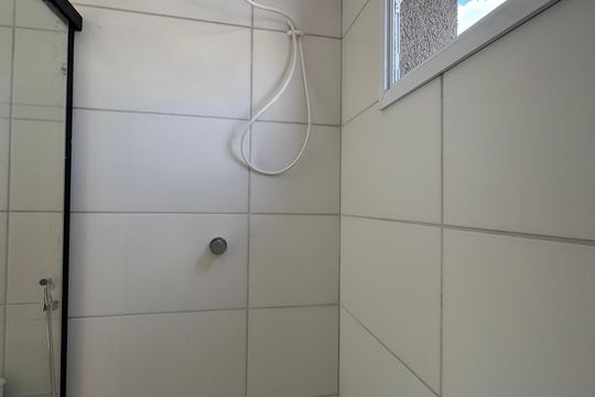 Banheiro de apartamento para alugar com 2 quartos, 50m² em Samambaia, Brasília
