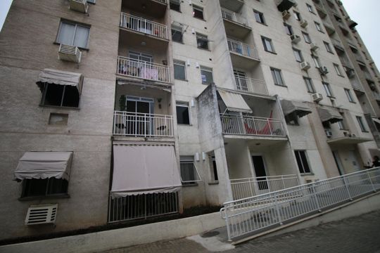 Área comum - Rampa de acesso de apartamento para alugar com 2 quartos, 50m² em Parada de Lucas, Rio de Janeiro