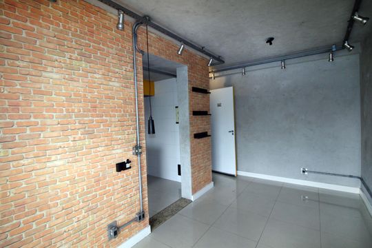 Sala de apartamento para alugar com 2 quartos, 50m² em Parada de Lucas, Rio de Janeiro