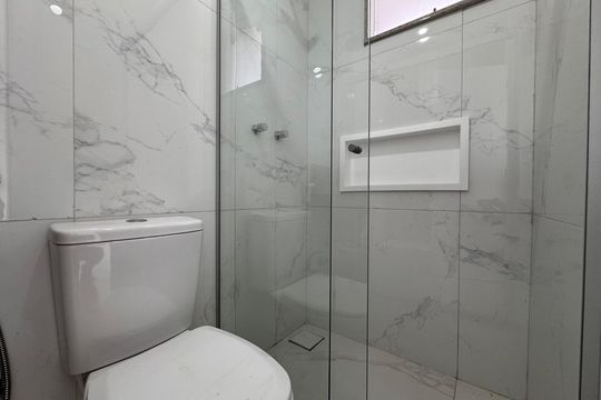 Suíte 1 - Banheiro de casa de condomínio à venda com 3 quartos, 280m² em Recreio dos Bandeirantes, Rio de Janeiro