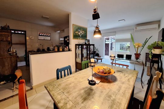 Sala de casa à venda com 2 quartos, 300m² em Serra Grande, Niterói