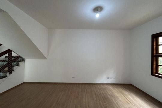 Casa de Condomínio à venda com 3 quartos, 180m² em Morada dos Pinheiros (Aldeia da Serra), Barueri