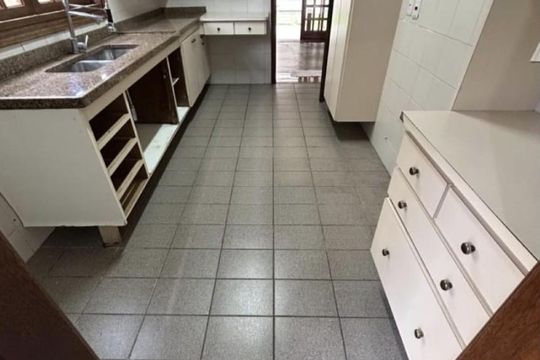 Cozinha de casa de condomínio à venda com 3 quartos, 180m² em Morada dos Pinheiros (Aldeia da Serra), Barueri