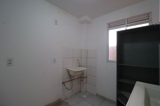 Cozinha de apartamento para alugar com 2 quartos, 45m² em Jardim Patricia, Uberlândia