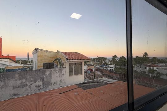 Vista de kitnet/studio para alugar com 1 quarto, 37m² em Piatã, Salvador