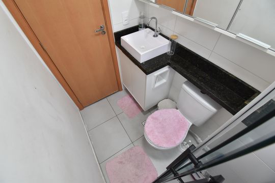 Banheiro de apartamento para alugar com 2 quartos, 42m² em Santo Antônio, São José dos Pinhais