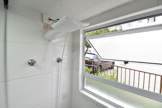 Banheiro de apartamento para alugar com 2 quartos, 42m² em Santo Antônio, São José dos Pinhais