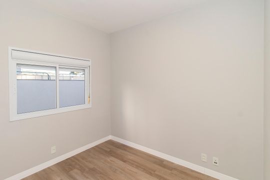 Quarto de apartamento à venda com 3 quartos, 247m² em Jardim do Salso, Porto Alegre