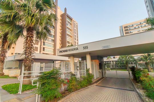 Fachada de apartamento à venda com 3 quartos, 247m² em Jardim do Salso, Porto Alegre