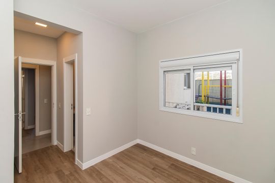 Quarto de apartamento à venda com 3 quartos, 247m² em Jardim do Salso, Porto Alegre