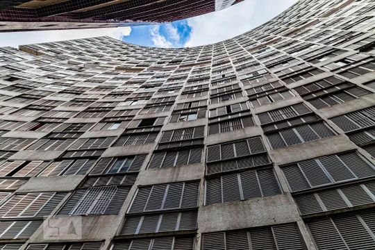 Fachada de apartamento à venda com 2 quartos, 68m² em Bela Vista, São Paulo